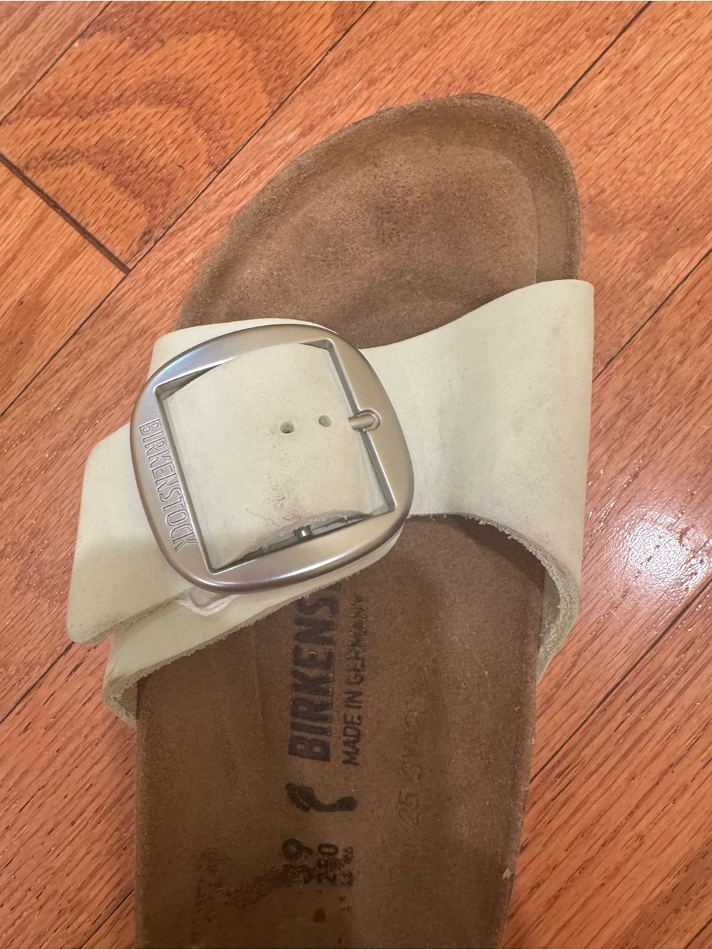 Birkenstock Women’s Cream Single-Strap Sandals with Large Buckle - Picture 2 of 12